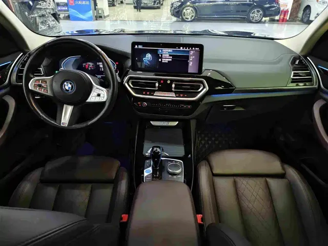BMW iX3 — Фото автомобиля 6
