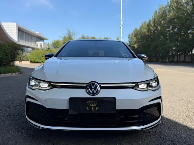 Volkswagen Golf — Фото автомобиля 2
