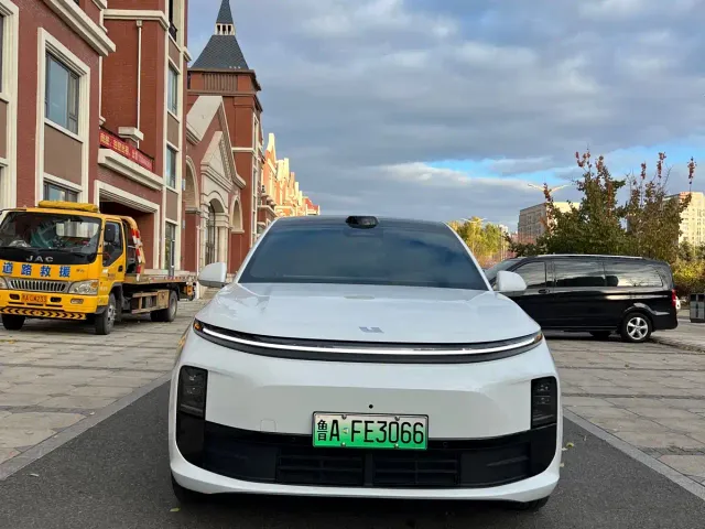 Li Auto L6 — Фото автомобиля 2