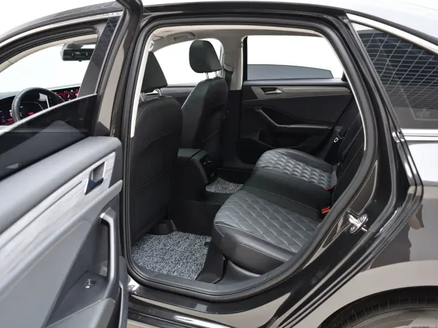 Volkswagen Sagitar — Фото автомобиля 12