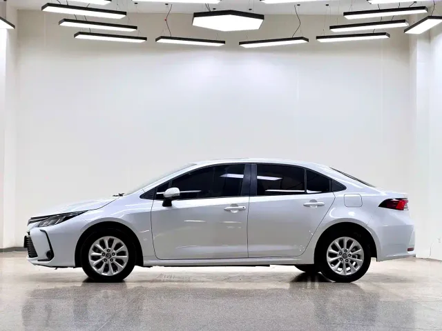 Toyota Corolla — Фото автомобиля 3