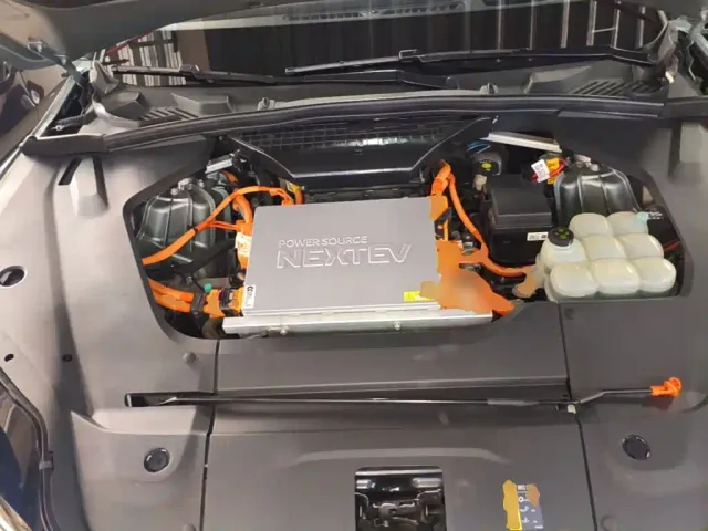Nio ES8 — Фото автомобиля 19