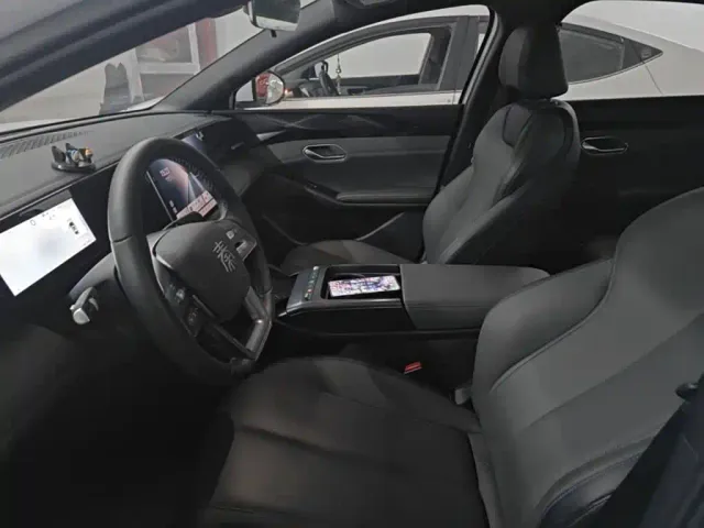 BYD Qin L — Фото автомобиля 14