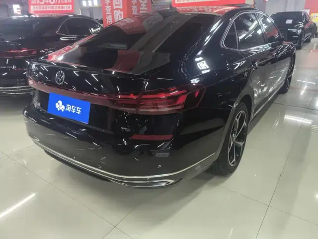 Volkswagen Passat — Фото автомобиля 3