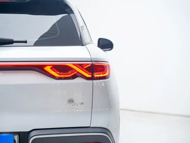 BYD Yuan UP — Фото автомобиля 12