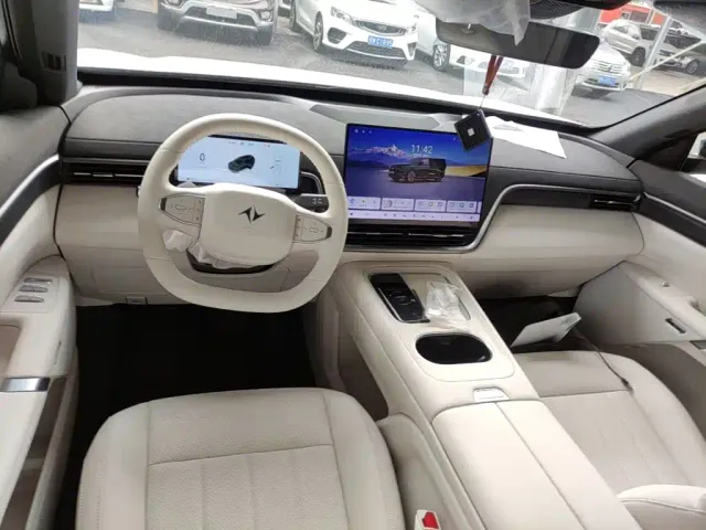 Dongfeng eπ 008 — Фото автомобиля 9