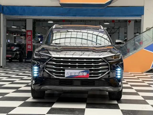 Jetour X70 Plus — Фото автомобиля 2