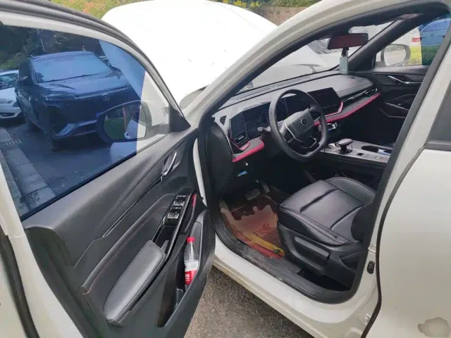 Changan X5 Plus — Фото автомобиля 12