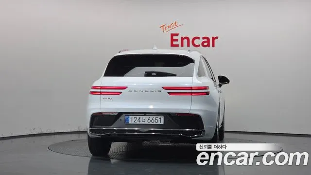 Genesis GV70 — Фото автомобиля 4