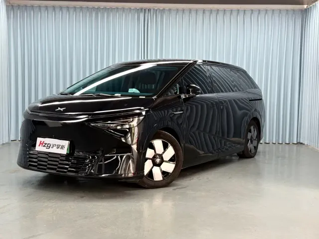Фотография автомобиля — Xpeng X9