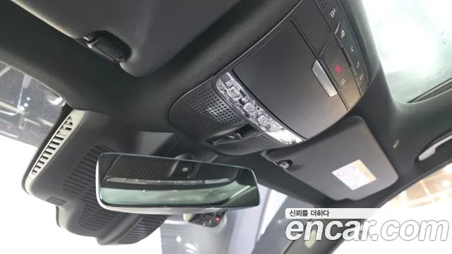 Mercedes-Benz E-Class — Фото автомобиля 26