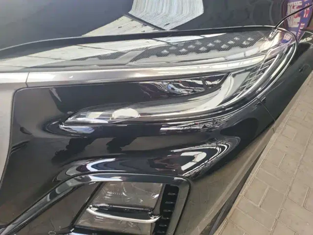 Hongqi HS3 — Фото автомобиля 5
