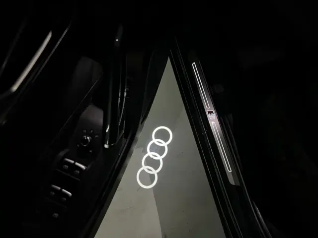 Audi Q2L — Фото автомобиля 25