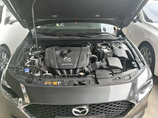 Mazda Axela — Фото автомобиля 19