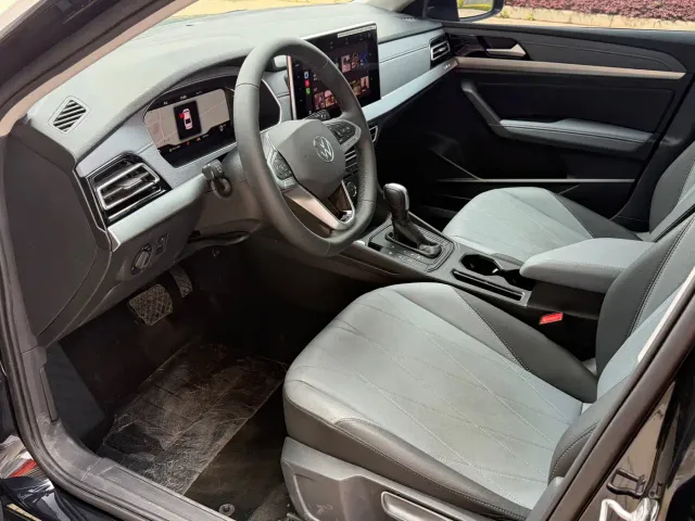 Volkswagen Lavida — Фото автомобиля 7