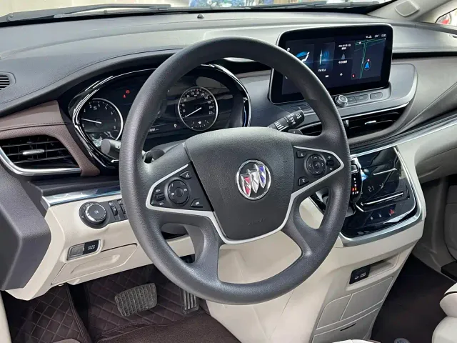 Buick GL8 — Фото автомобиля 5