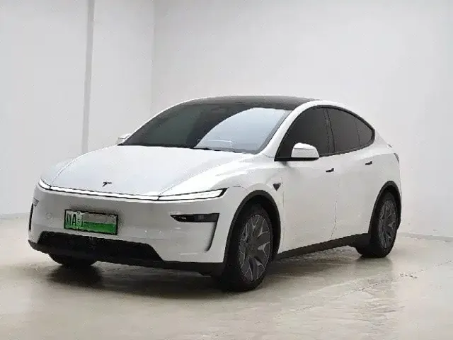 Фотография автомобиля — Tesla Model Y L