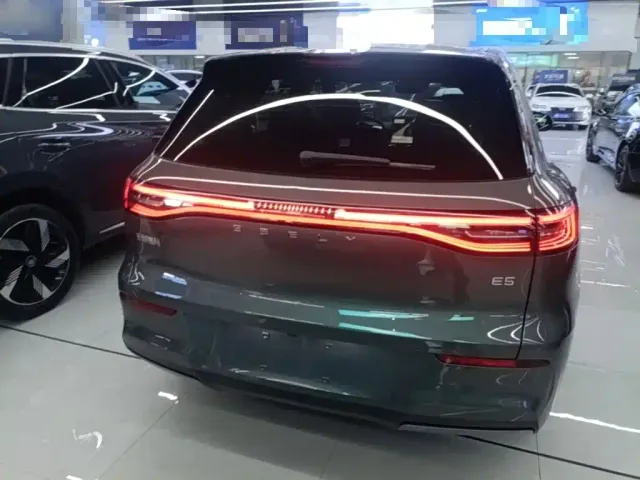 Geely Galaxy E5 — Фото автомобиля 5