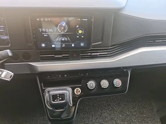 Dongfeng Yufeng — Фото автомобиля 12