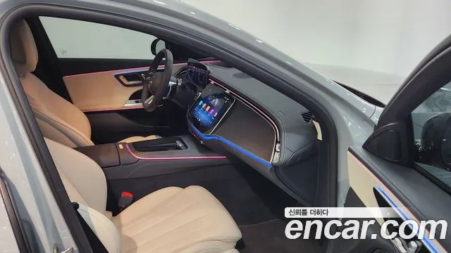 Mercedes-Benz E-Class — Фото автомобиля 12