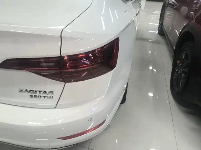 Volkswagen Sagitar — Фото автомобиля 7