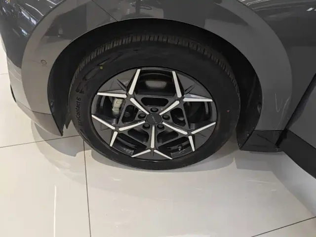 Lynk & Co Z20 — Фото автомобиля 22