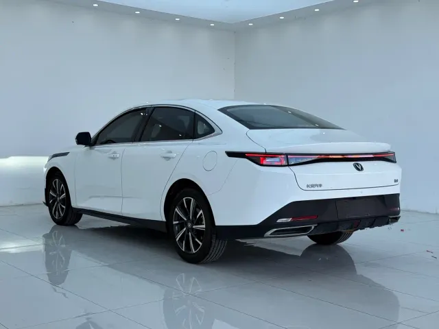 Changan Eado — Фото автомобиля 11