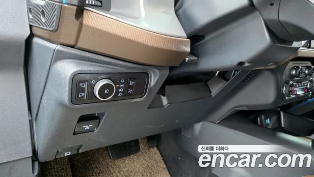 Ford Bronco — Фото автомобиля 14