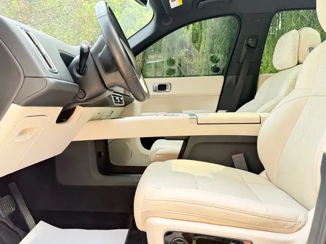 Li Auto L8 — Фото автомобиля 7