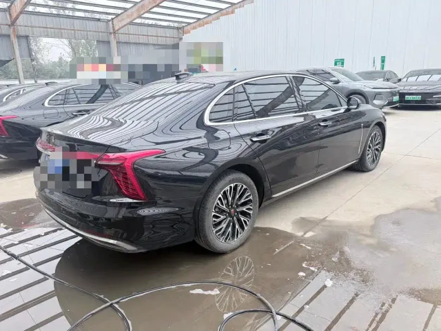 Hongqi H5 — Фото автомобиля 9