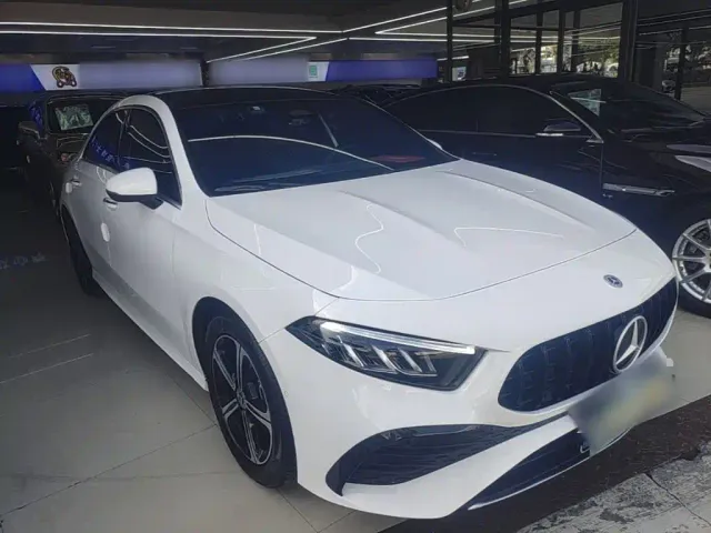 Mercedes-Benz A-Class — Фото автомобиля 3