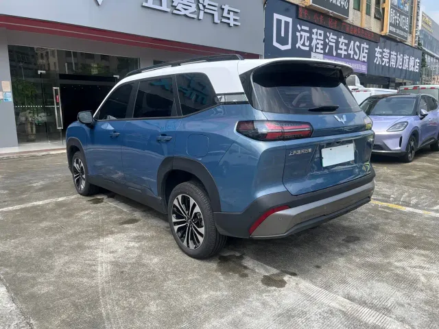 Wuling Starlight 560 — Фото автомобиля 6