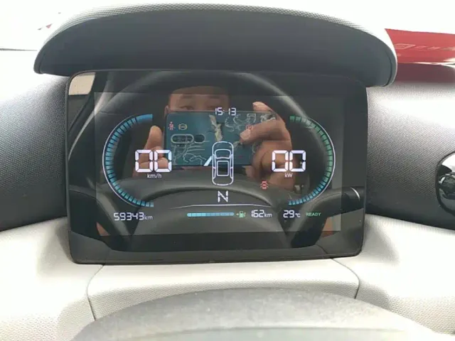 Leapmotor T03 — Фото автомобиля 11