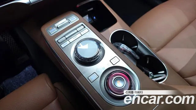 Genesis GV70 2.5T Бензин AWD — Фото автомобиля 6