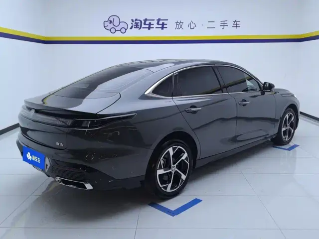 Changan Eado — Фото автомобиля 3