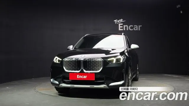 BMW iX1 U11 — Фото автомобиля 3