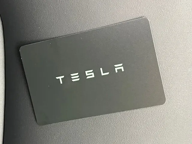Tesla Model Y — Фото автомобиля 15