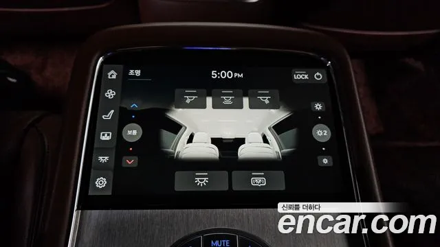 Genesis G90 — Фото автомобиля 24