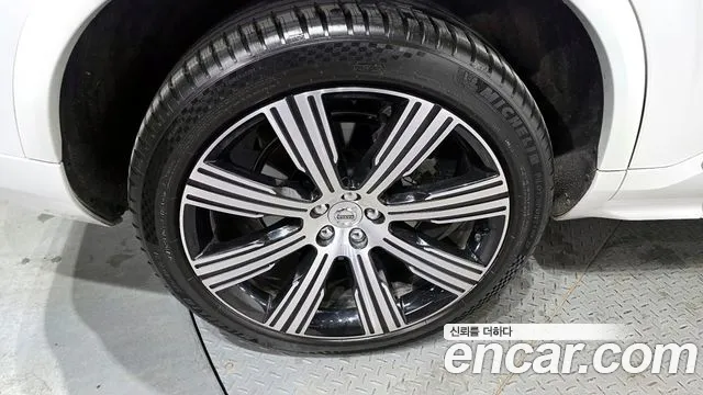 Вольво XC90 — Фото автомобиля 5