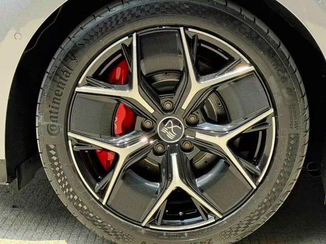 BYD Han — Фото автомобиля 10