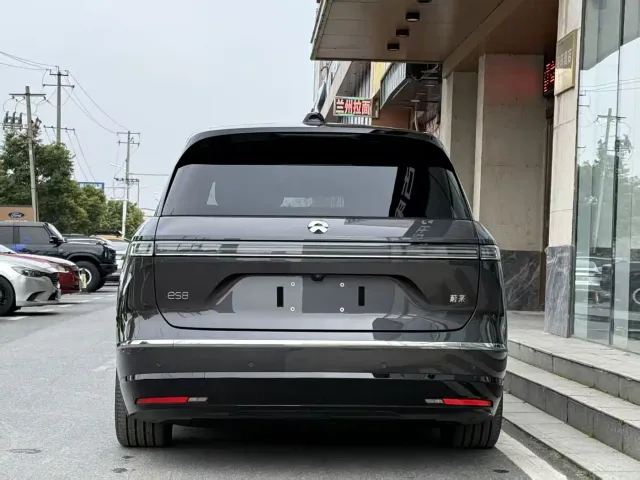 Nio ES8 — Фото автомобиля 5