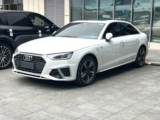 Фотография автомобиля — Audi A4L