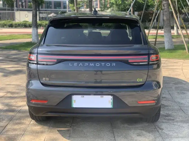 Leapmotor C11 — Фото автомобиля 23