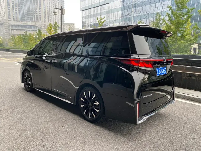 Toyota Vellfire — Фото автомобиля 4
