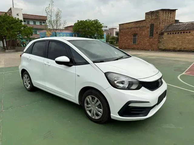 Honda Fit — Фото автомобиля 3