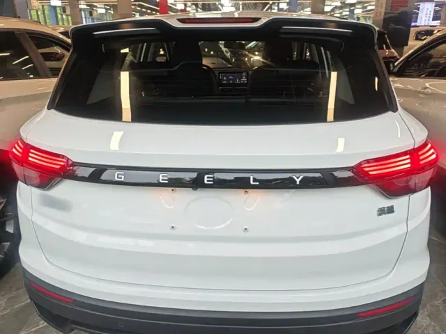 Geely Binyue — Фото автомобиля 5