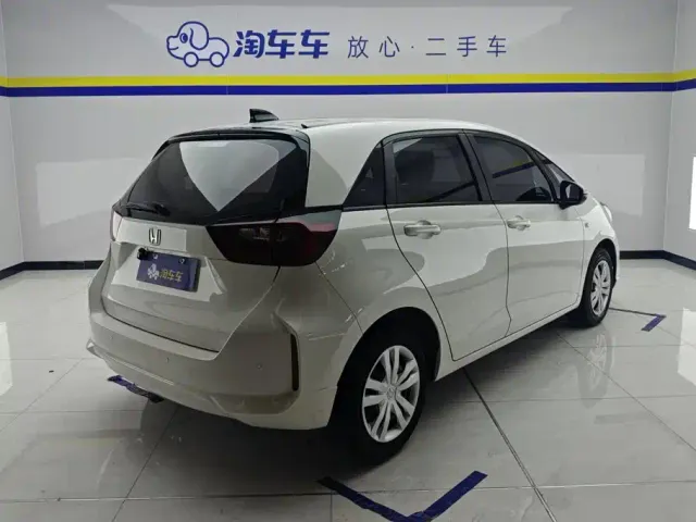 Honda Fit — Фото автомобиля 3