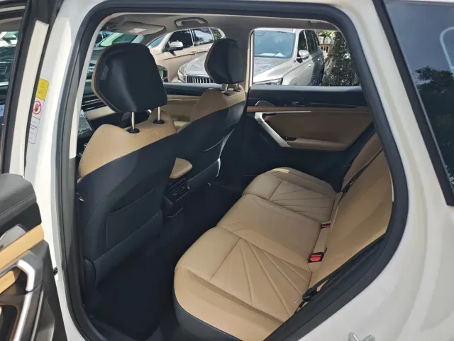 Geely Boyue L — Фото автомобиля 11