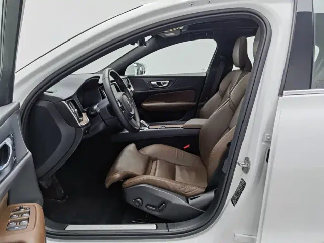 Volvo S60 — Фото автомобиля 10