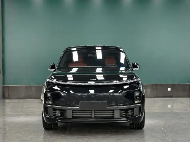 Li Auto L8 — Фото автомобиля 6